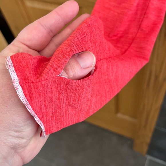 Free People FP MOVEMENT Right On Run Layer Shirt Winterberry Red Size Medium - Picture 6 of 11